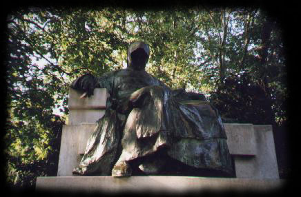Picture of a statue