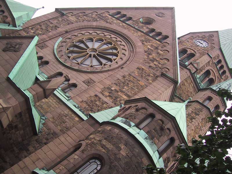 2003-07-23 stockholm - En kyrka på söder.